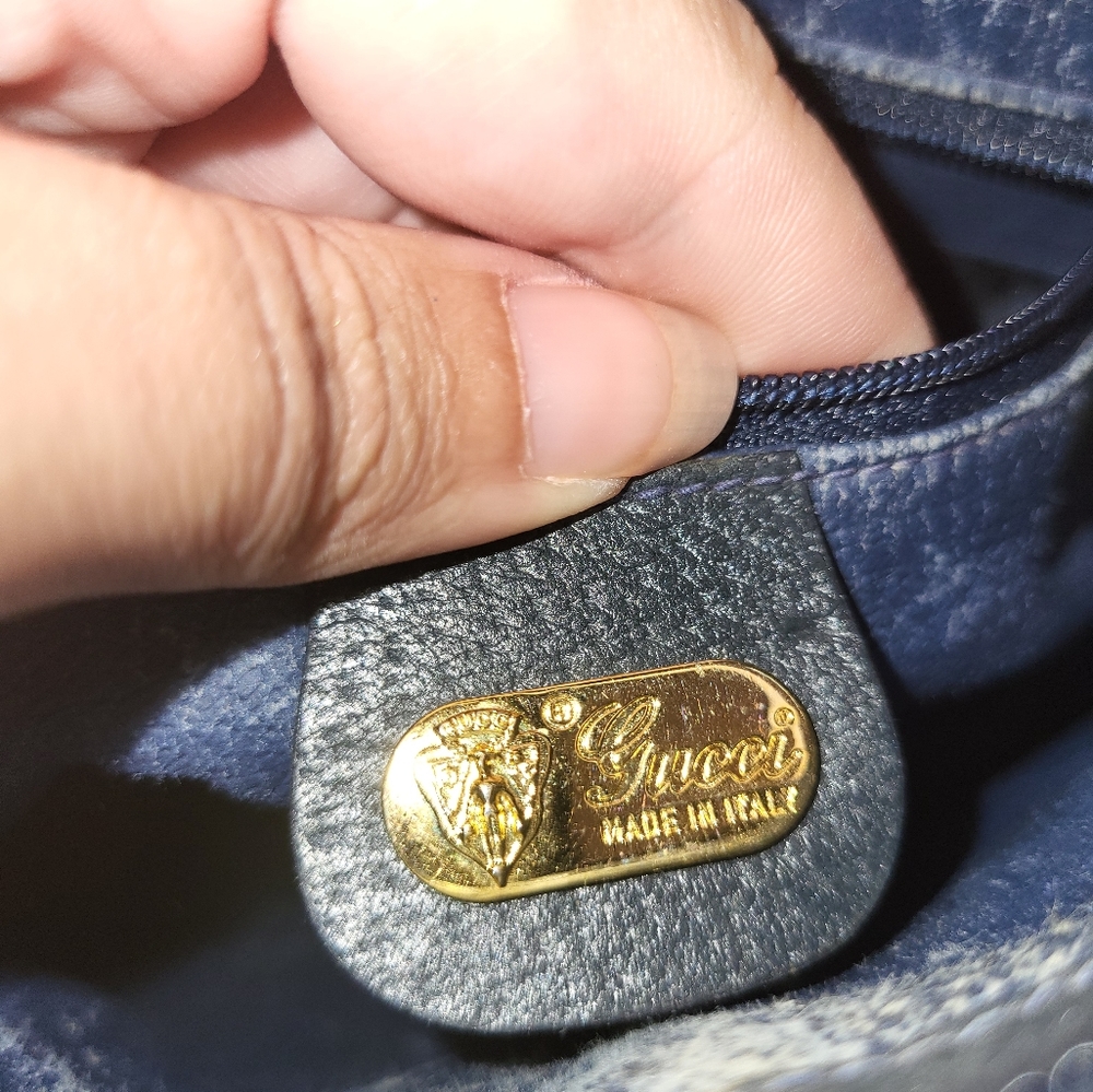 Authentic Gucci Crossbody - Picture 5 of 10